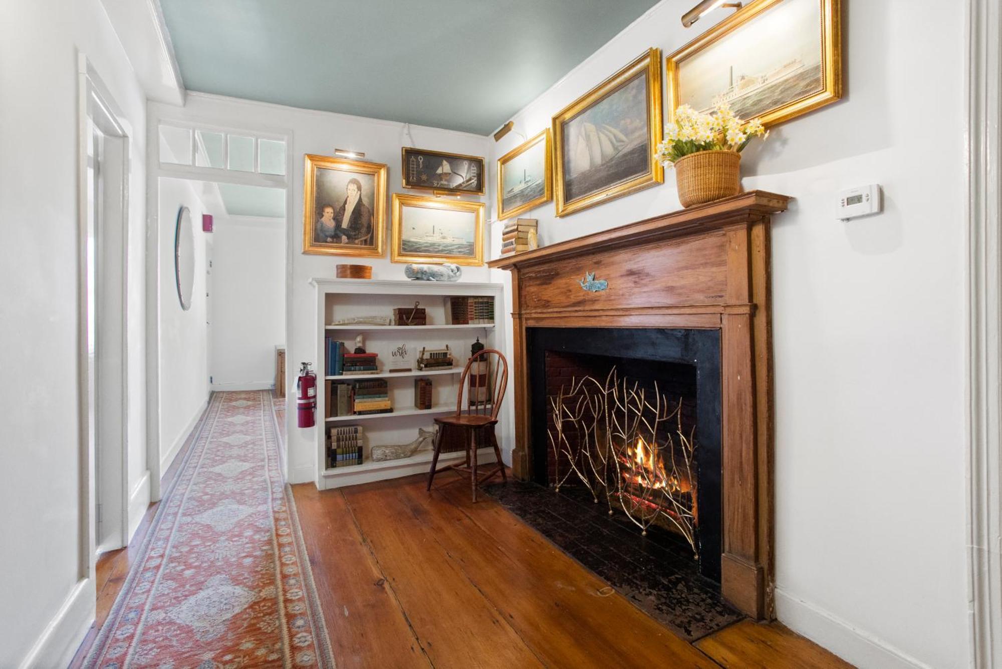 Carlisle House Inn Нантакет Экстерьер фото